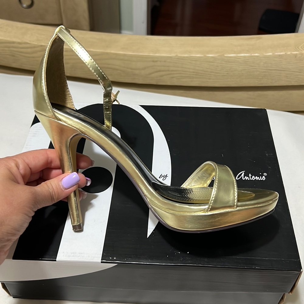 Gold shoes